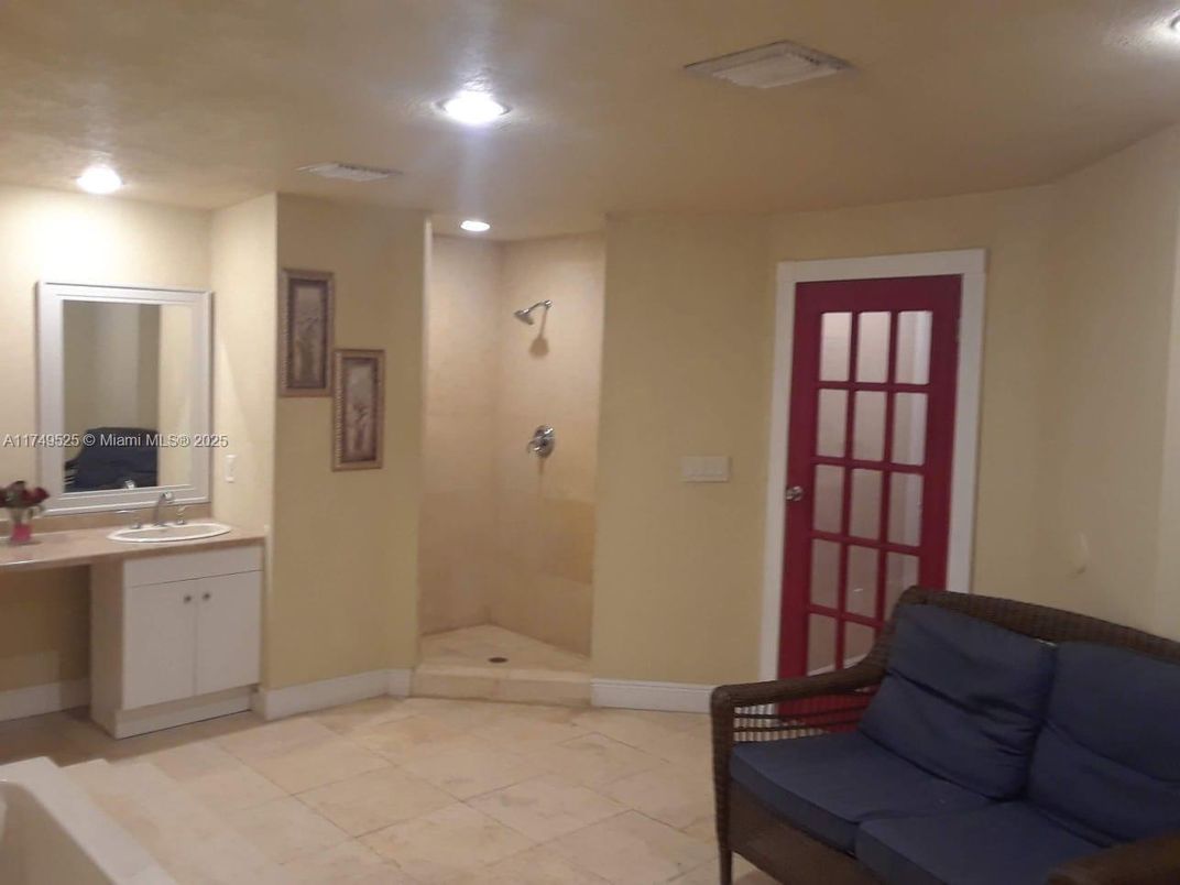Bathroom, Interior, Recessed Lighting