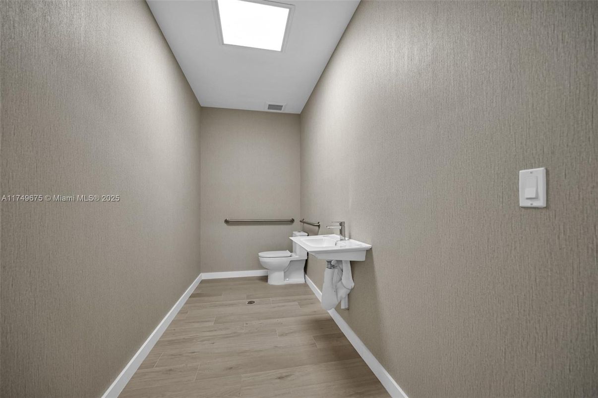Bathroom, Interior, Recessed Lighting, Wood Texture Flooring