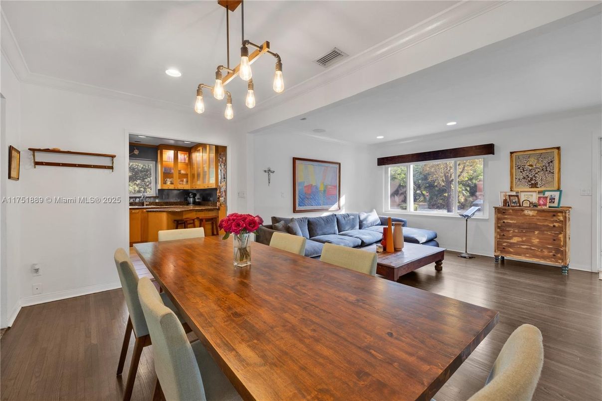 Dining room, Interior, Living room, Pendant Lights, Recessed Lighting, Wood Texture Flooring