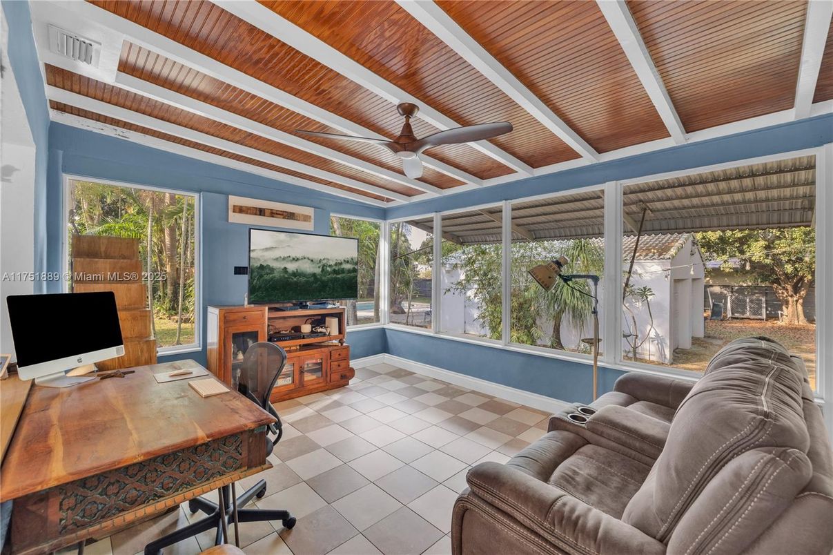 Home Office, Interior, Wooden Ceilings