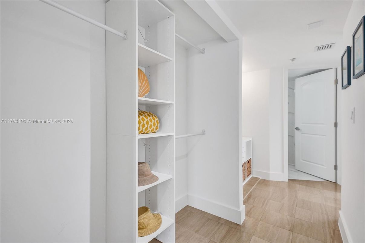 Interior, Walk-in Closets, Wood Texture Flooring