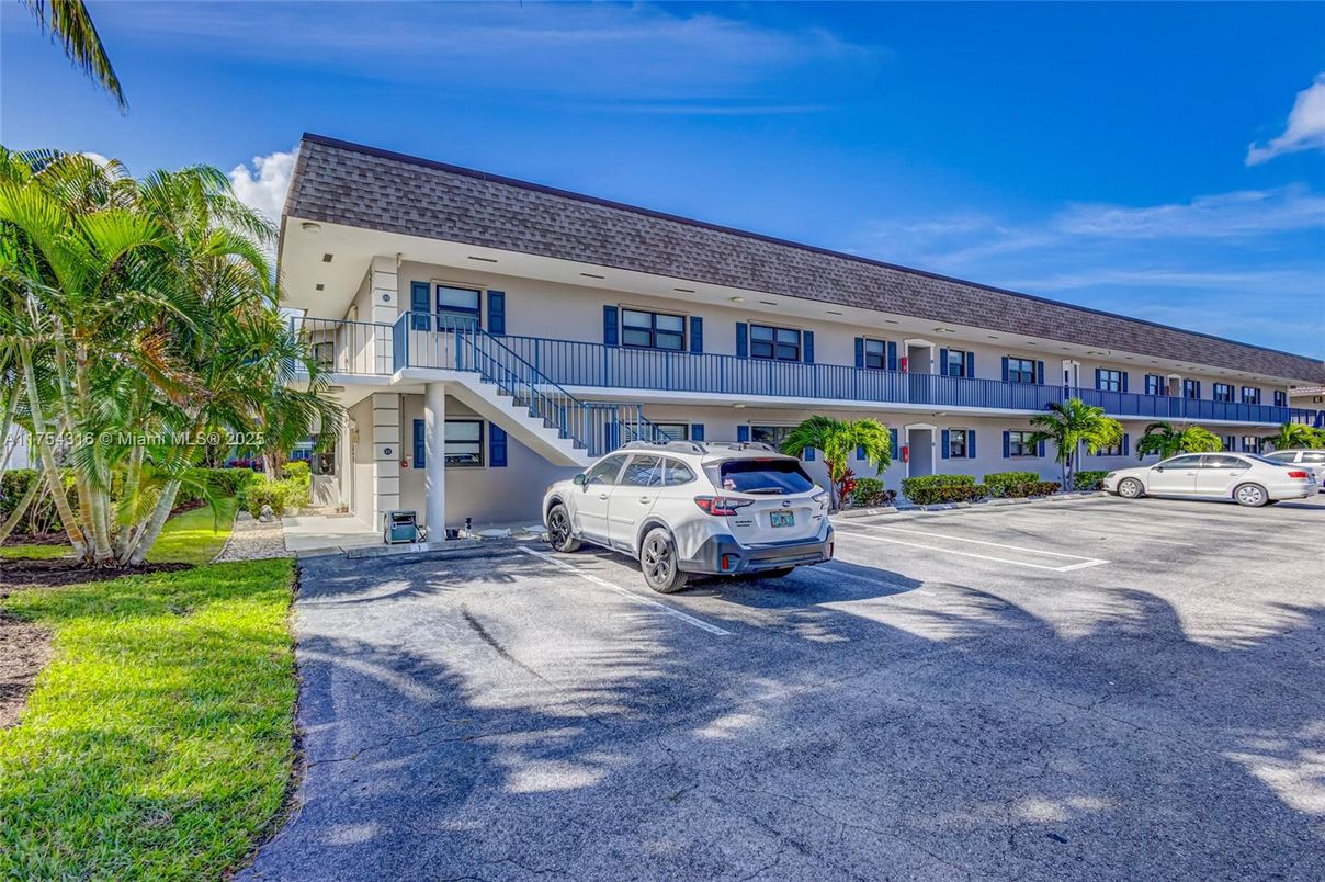 Exterior, Facade, Condo Building