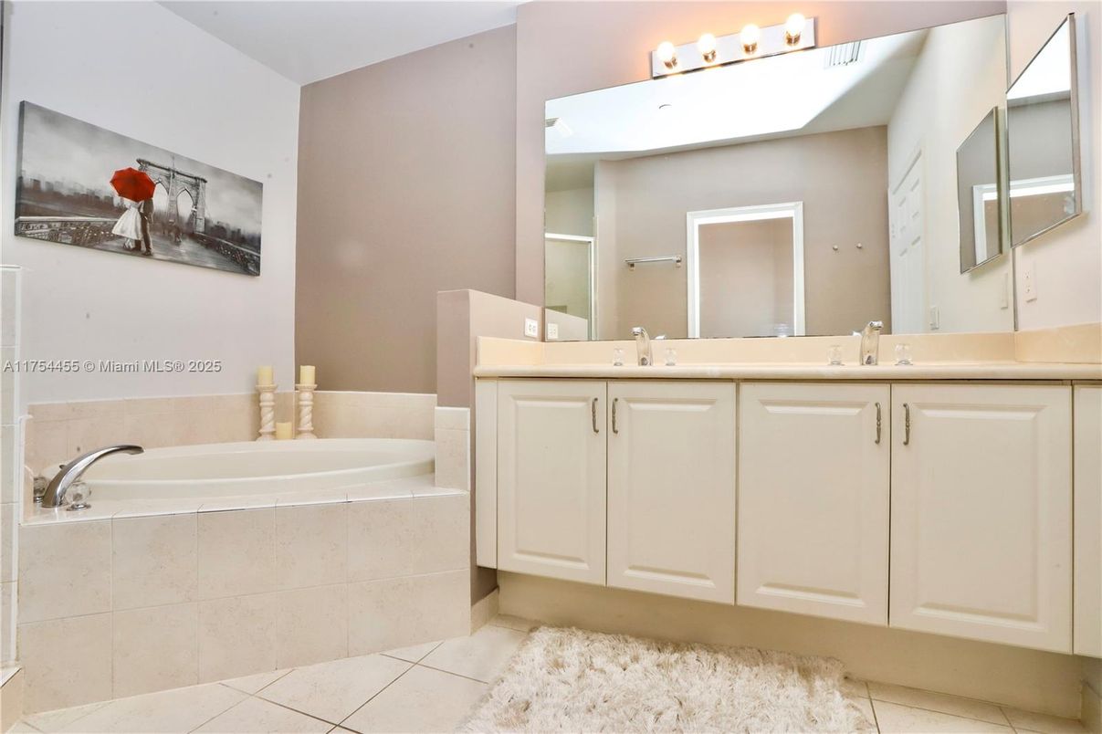 Bathroom, Dual Sink Vanities, Interior