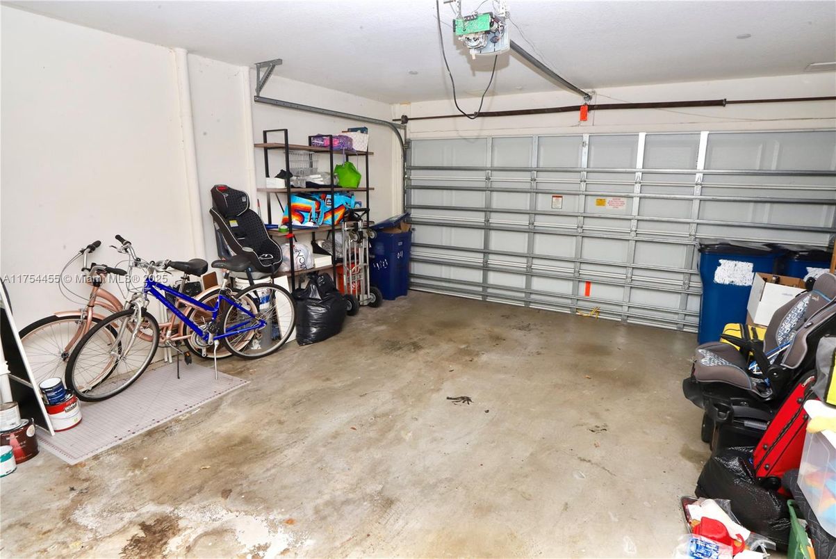 Garage, Interior