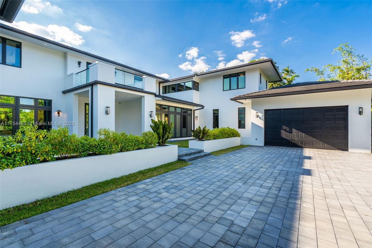 Attached, Exterior, Facade, Modern