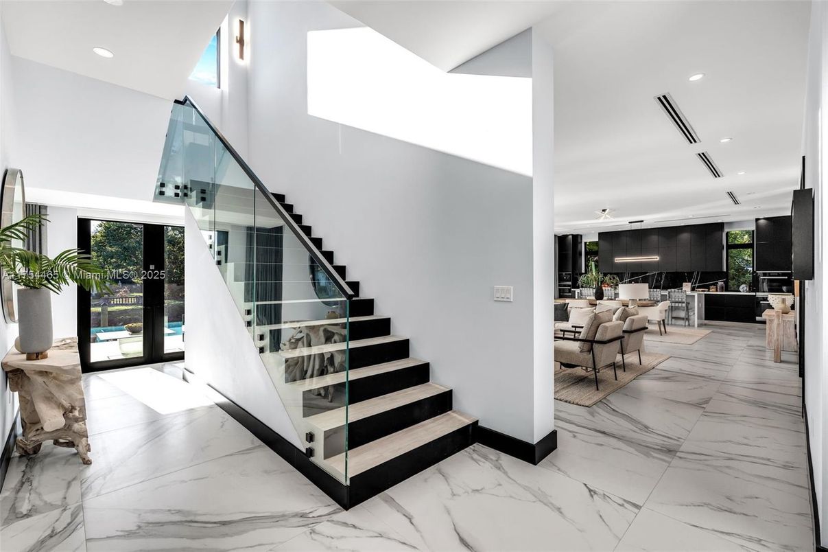 Interior, Living room, Marble, Pendant Lights, Recessed Lighting