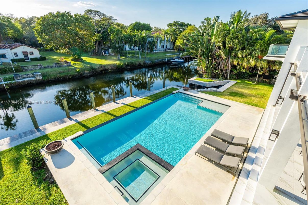 Exterior, Lake, Pool