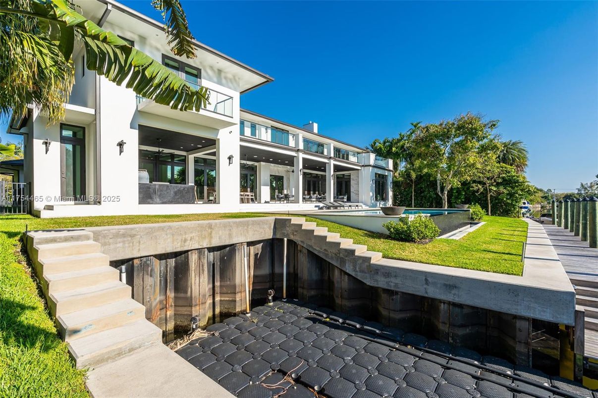 Backyard, Exterior, Pool