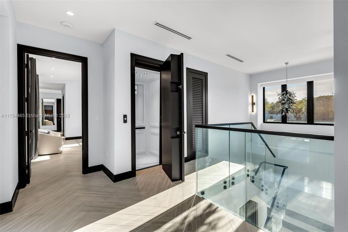 Interior, Pendant Lights, Recessed Lighting, Wood Texture Flooring