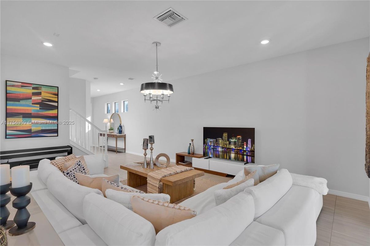 Interior, Living room, Pendant Lights, Recessed Lighting