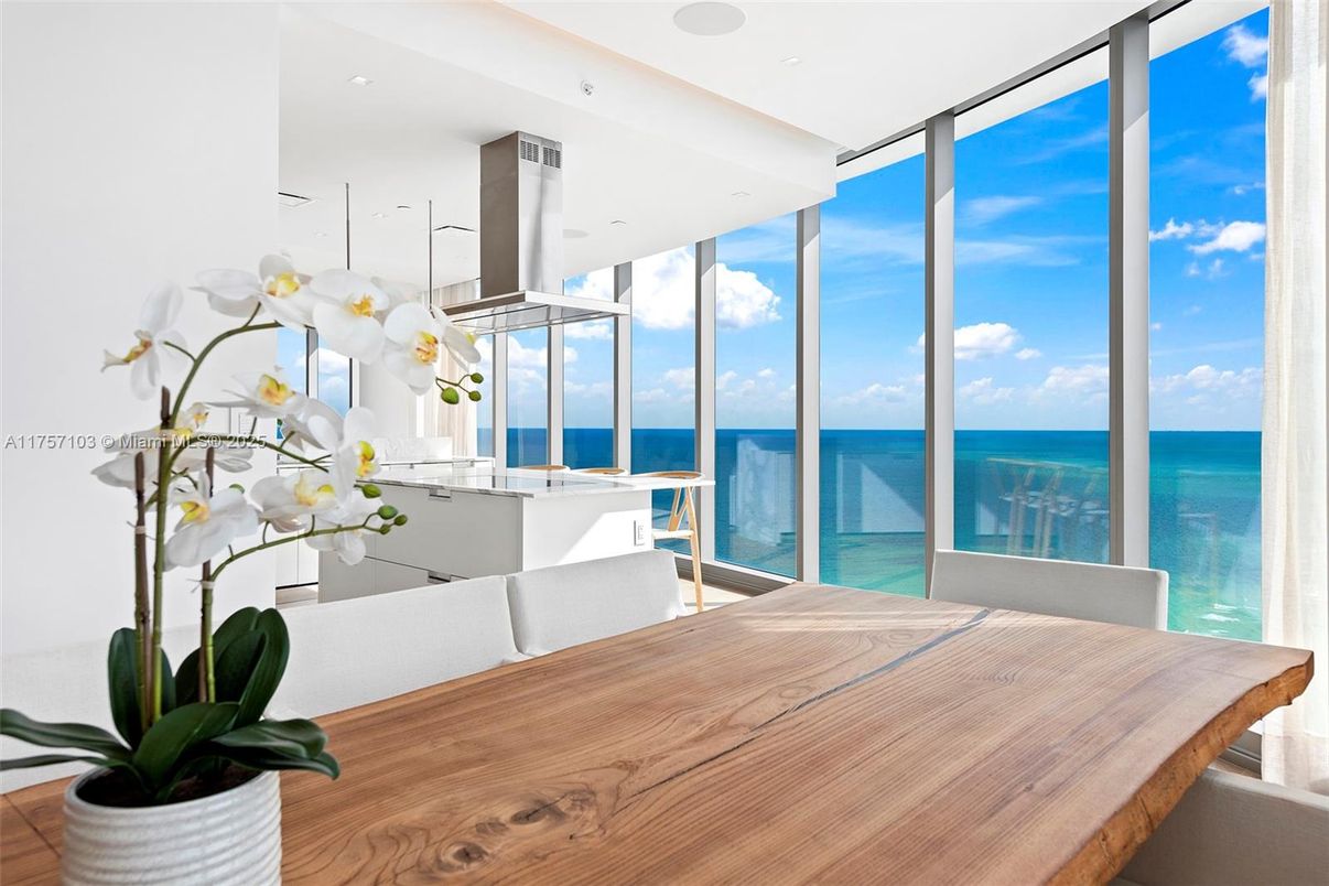Dining room, Interior, Recessed Lighting, Water