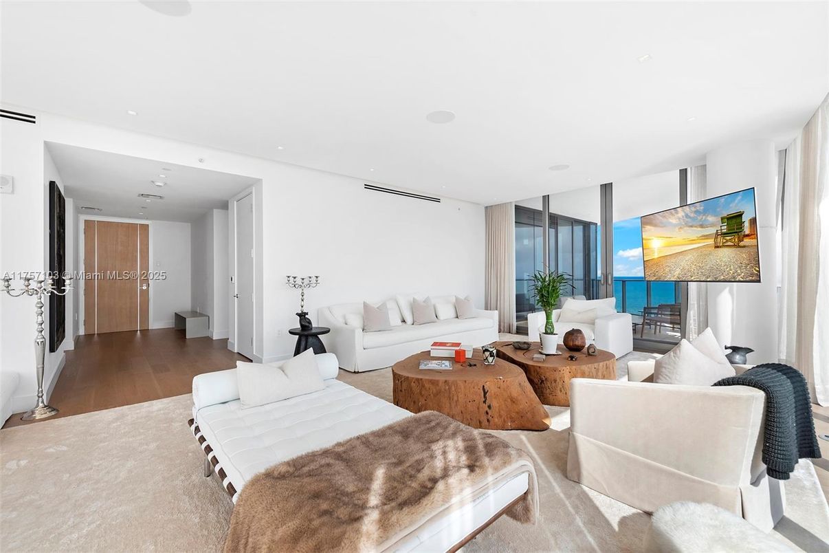Bedroom, Interior, Living room, Recessed Lighting, Water, Wood Texture Flooring