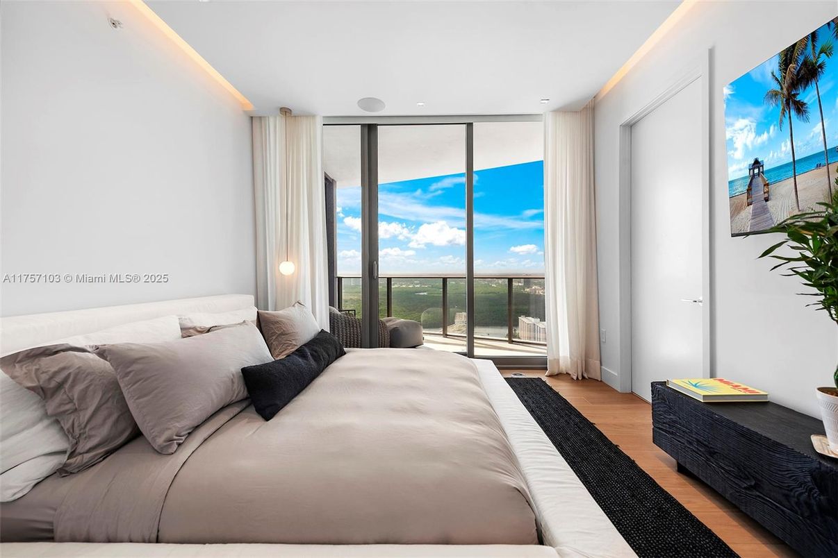 Bedroom, Interior, Recessed Lighting, Water, Wood Texture Flooring