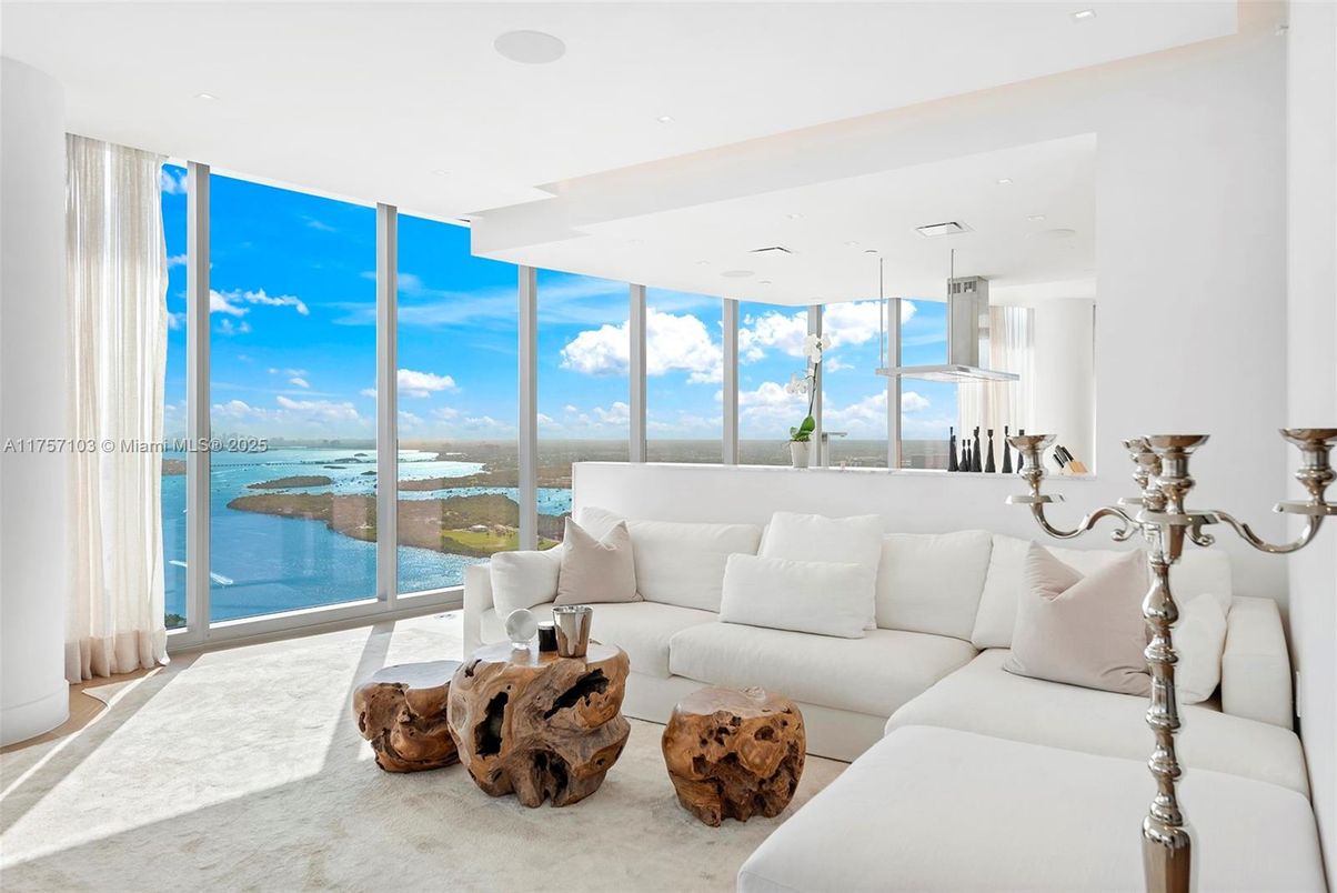 Interior, Living room, Recessed Lighting, Water