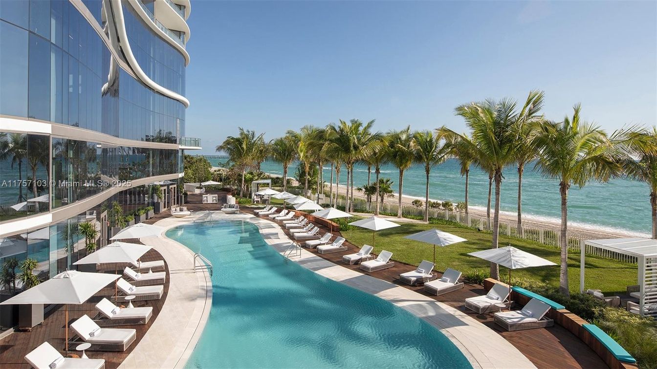 Exterior, Pool, Water