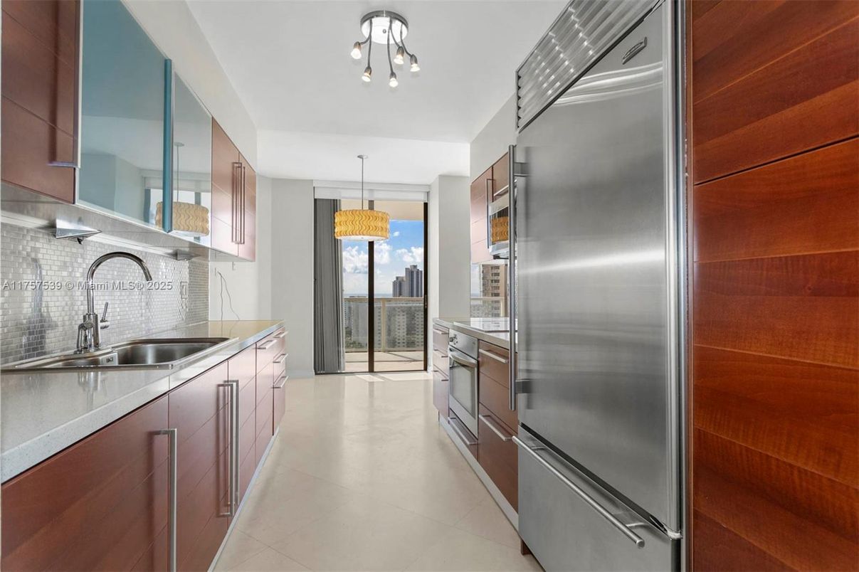 Chandelier, Interior, Kitchen, Stainless Steel Appliances, Water
