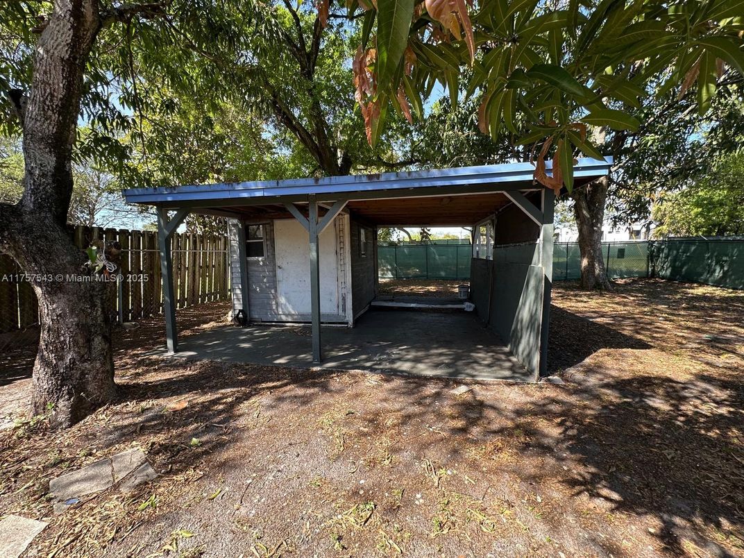 Backyard, Exterior