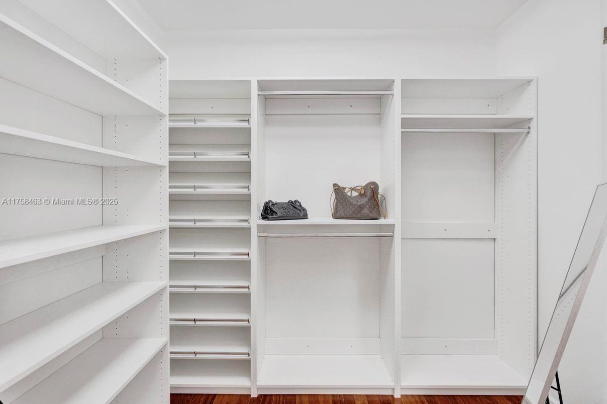 Interior, Walk-in Closets, Wood Texture Flooring