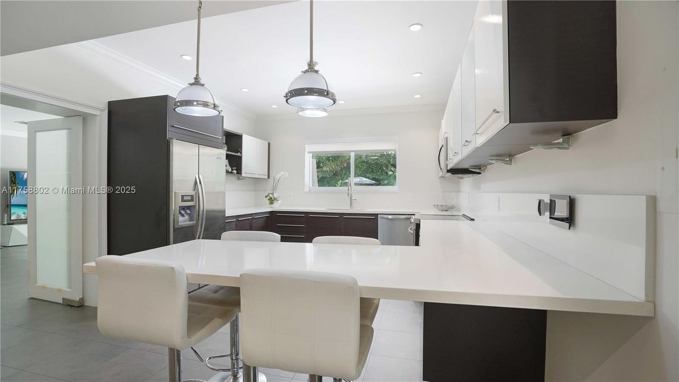 Interior, Kitchen, Pendant Lights, Recessed Lighting, Stainless Steel Appliances
