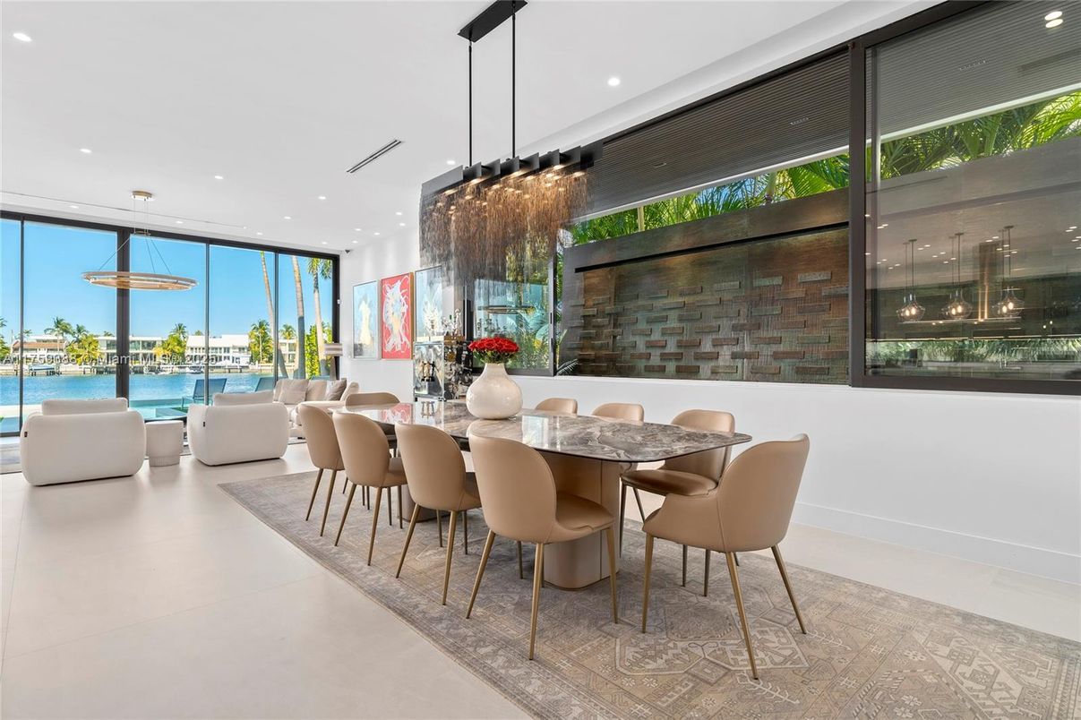 Chandelier, Dining room, Interior, Living room, Pendant Lights, Recessed Lighting, Water