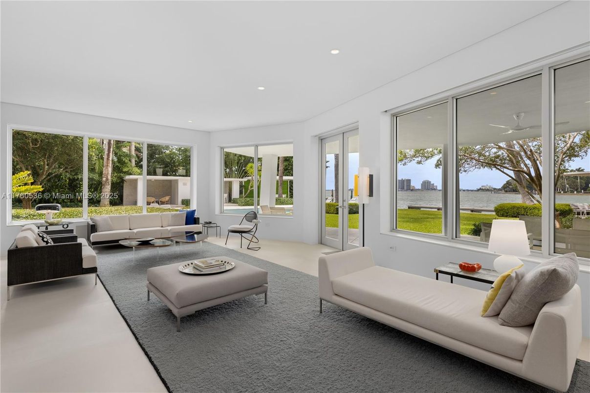 Interior, Living room, Recessed Lighting, Sun Room, Water