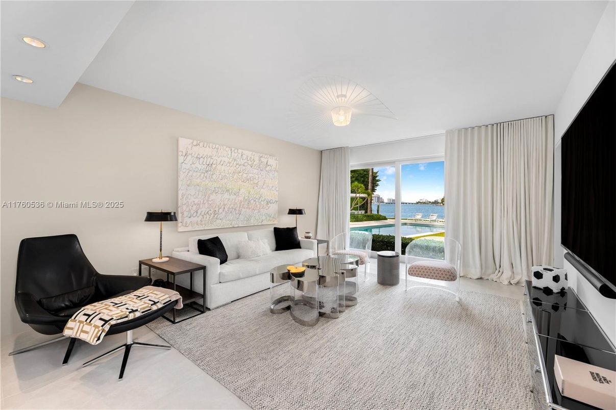 Interior, Living room, Recessed Lighting, Water