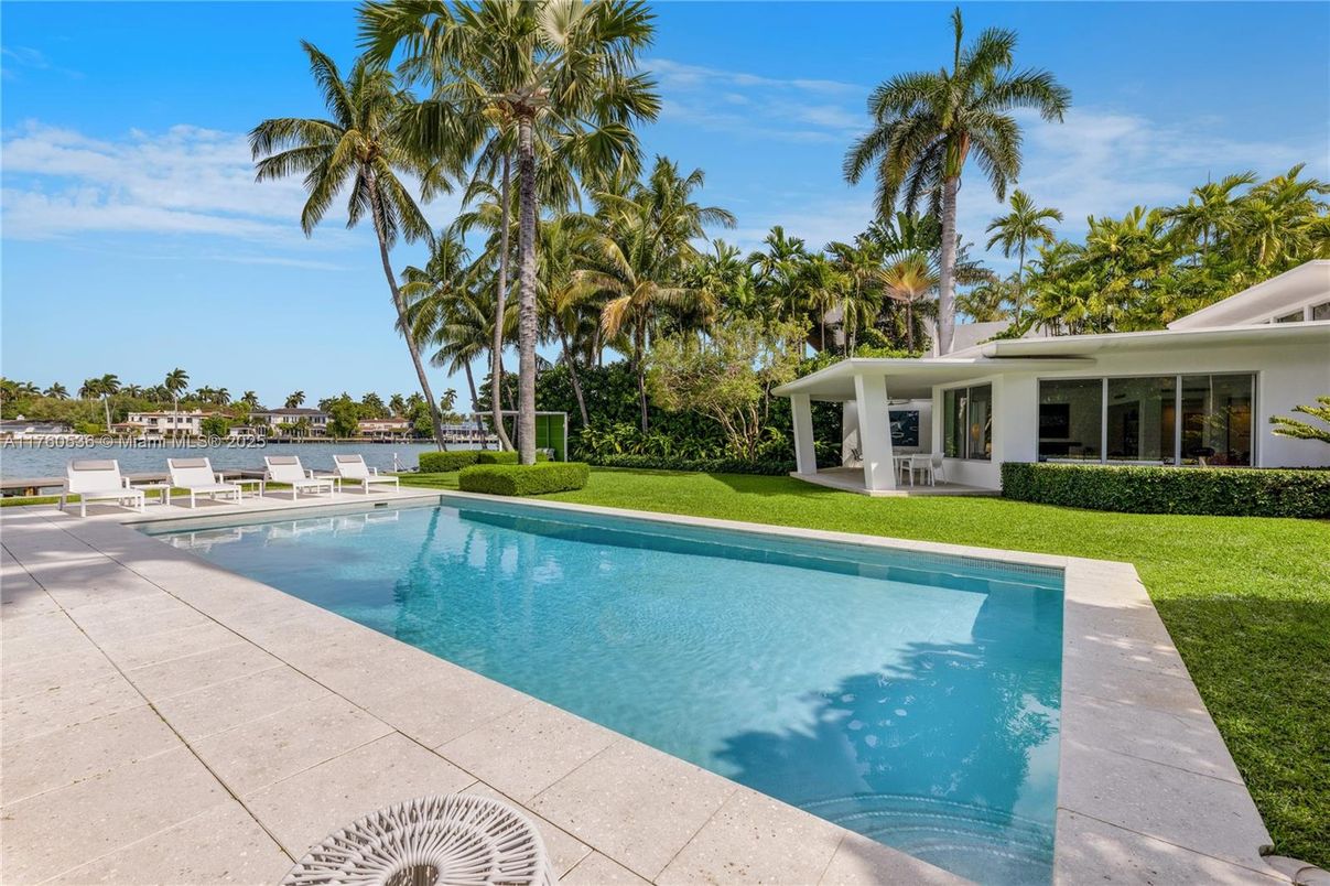 Exterior, Pool, Water