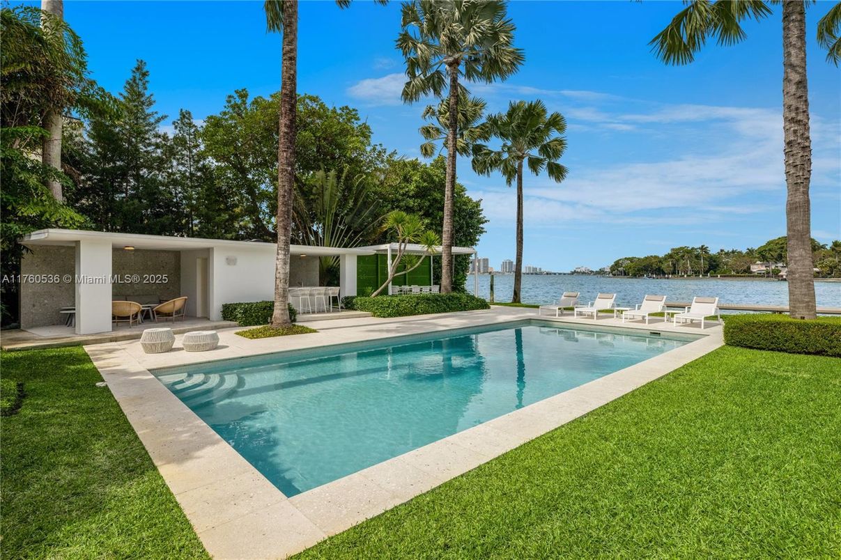 Exterior, Pool, Water