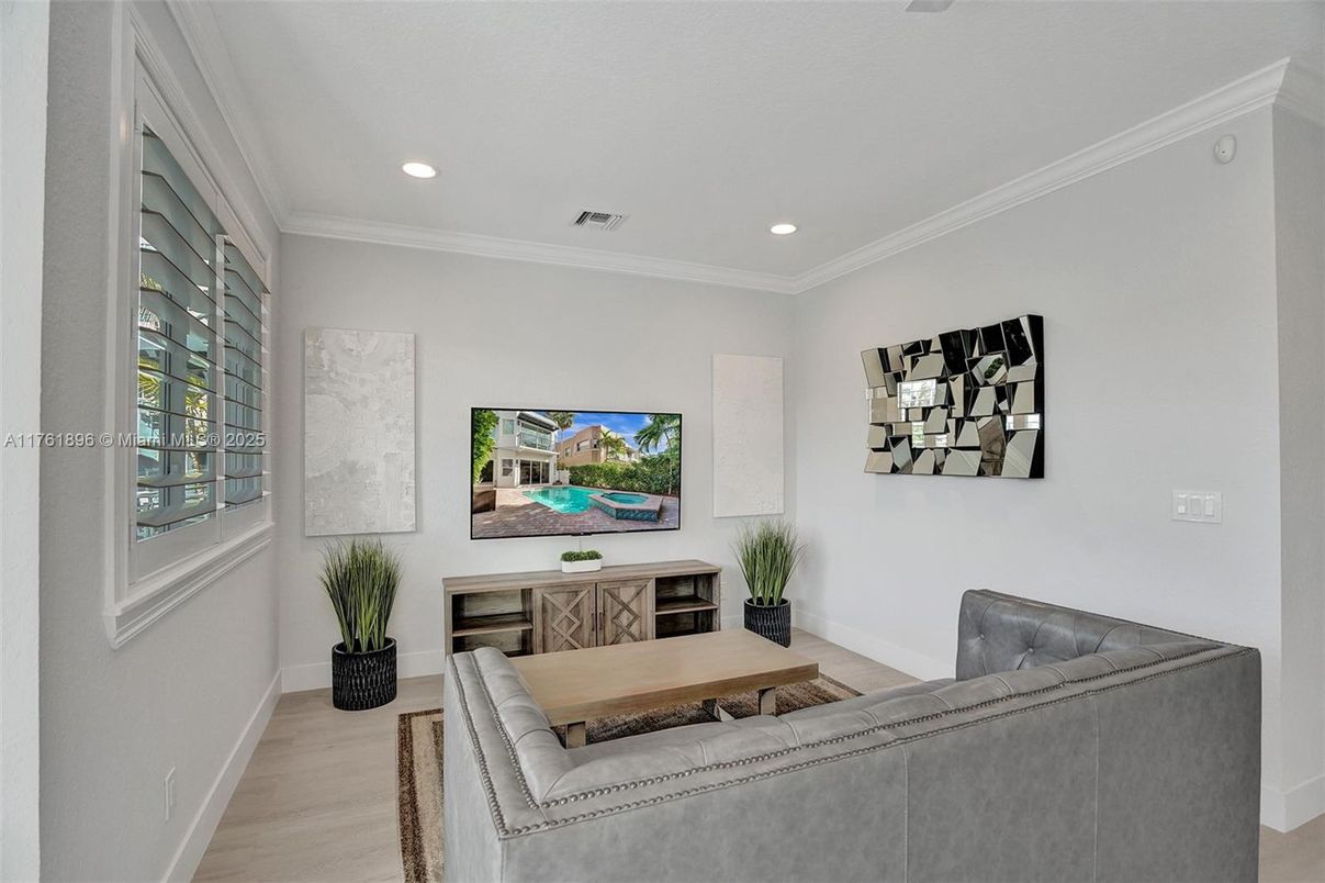 Interior, Living room, Recessed Lighting, Wood Texture Flooring