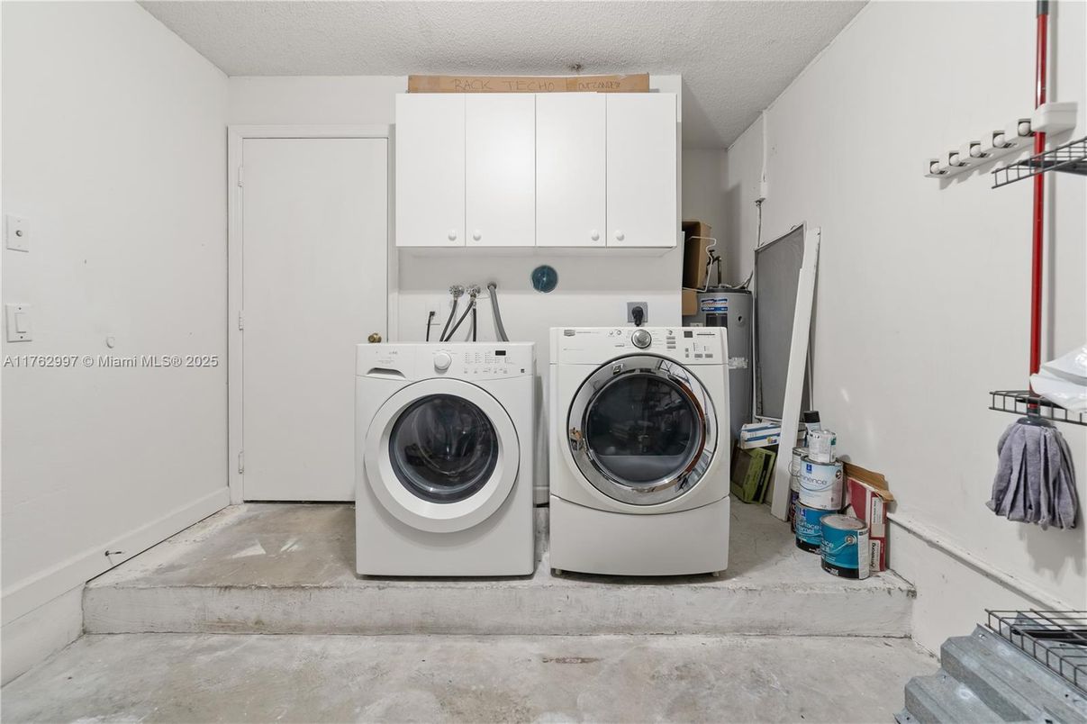 Interior, Washer