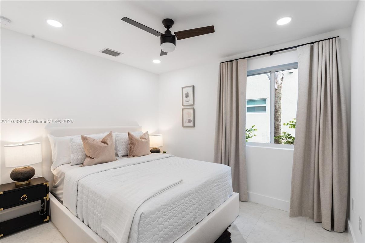 Bedroom, Interior, Recessed Lighting