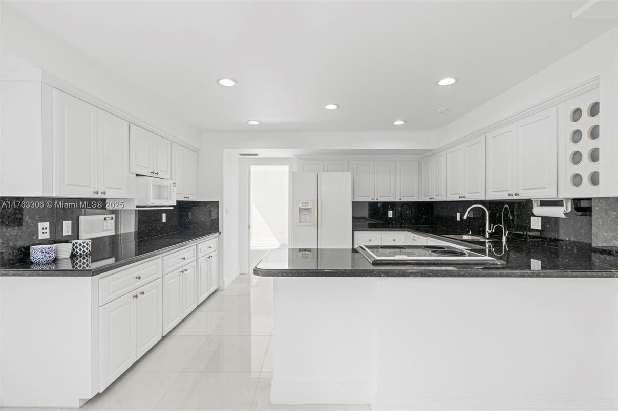 Interior, Kitchen, Recessed Lighting