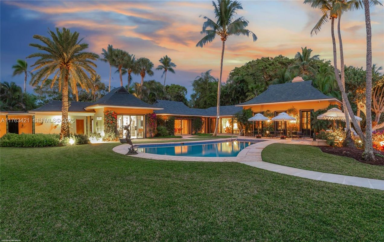 Backyard, Exterior, Pool