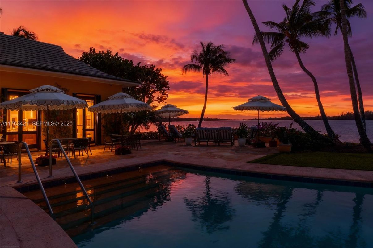 Exterior, Pool, Water