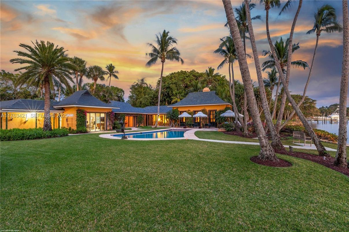 Backyard, Exterior, Pool