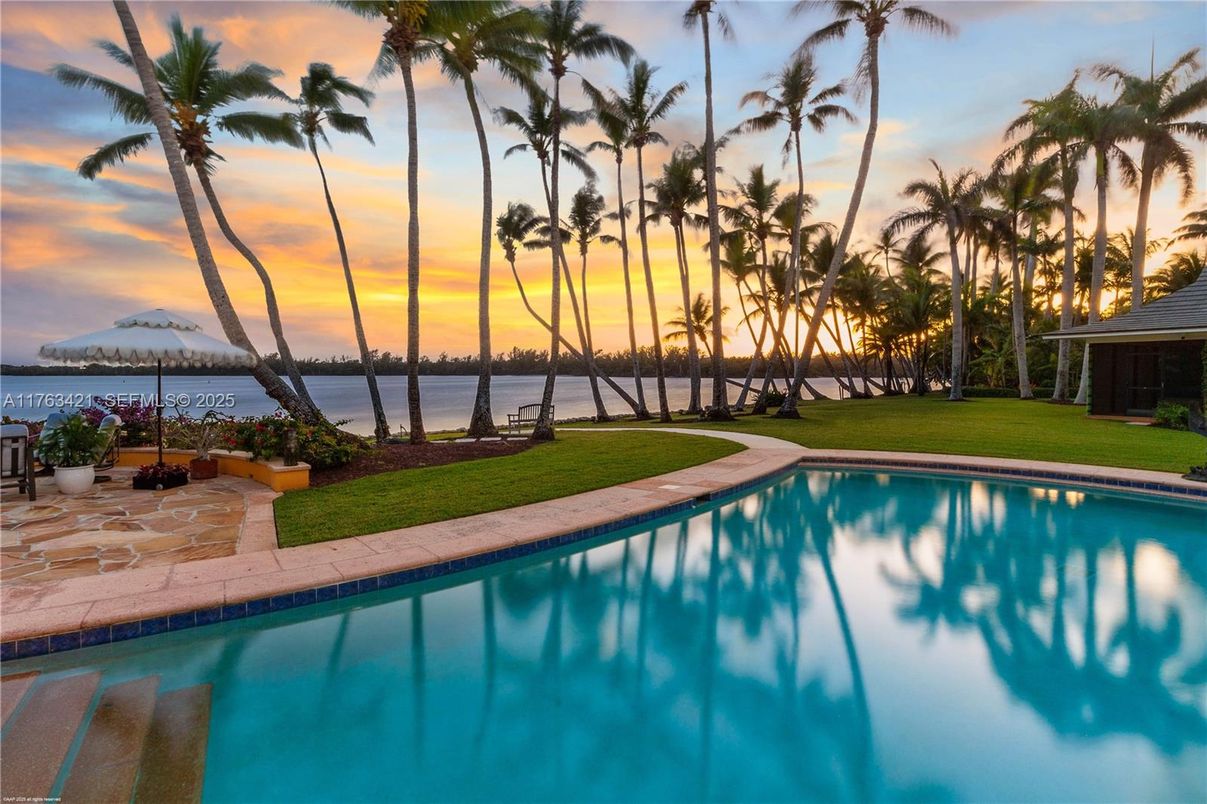 Exterior, Pool, Water