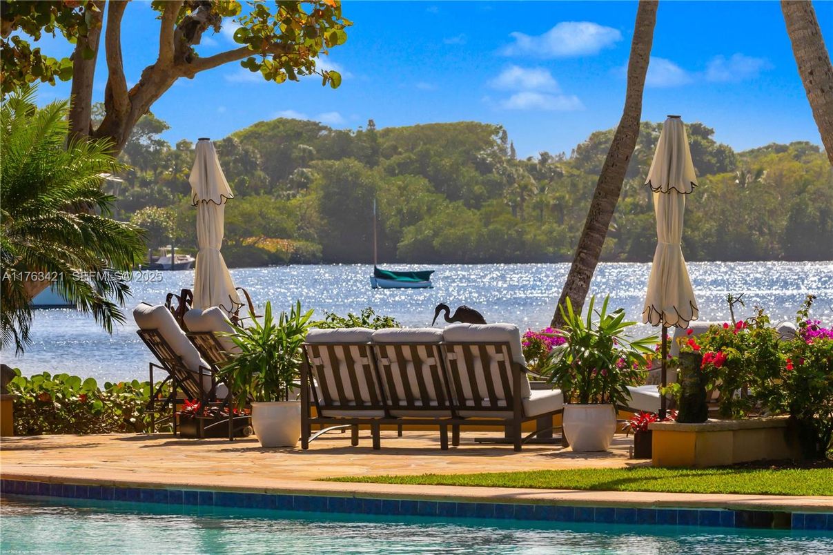 Exterior, Pool, Water