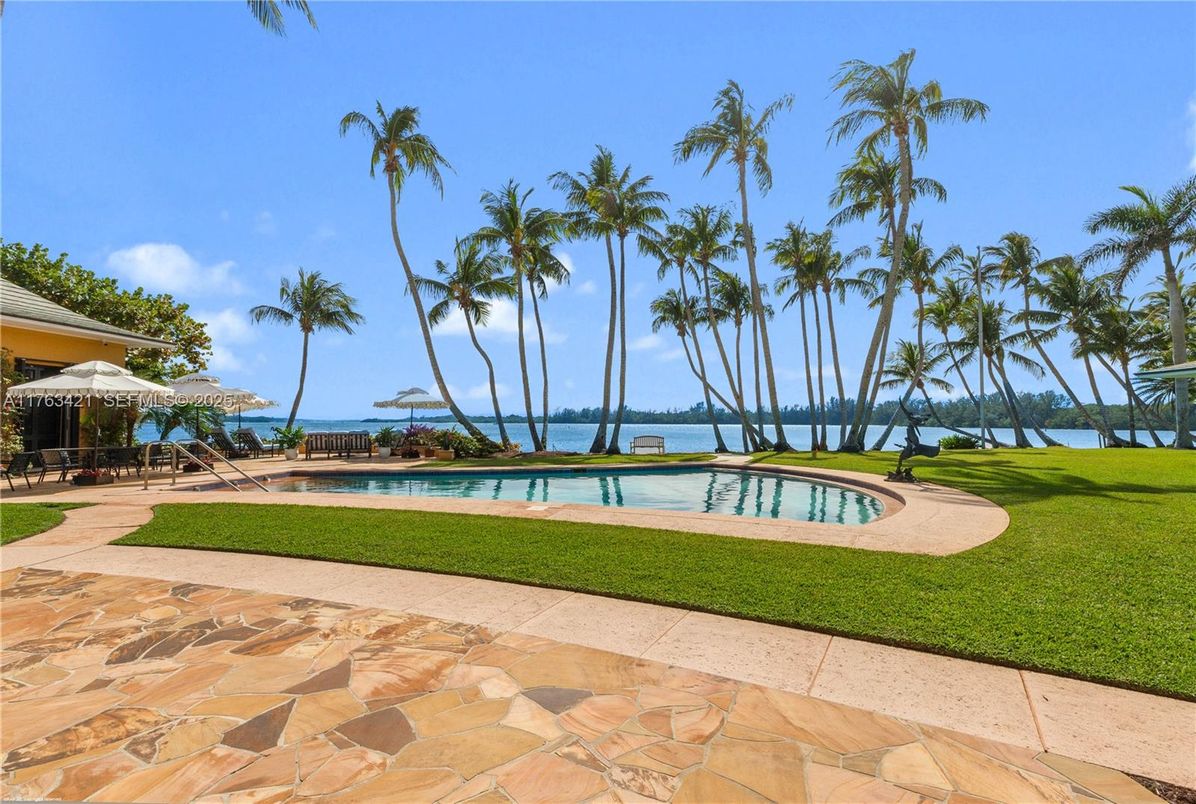 Exterior, Pool, Water