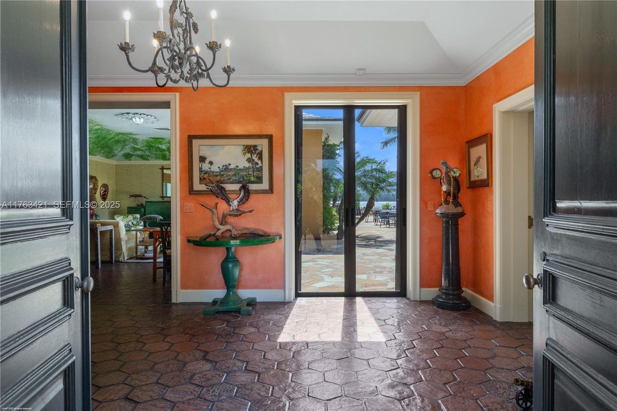 Chandelier, Interior