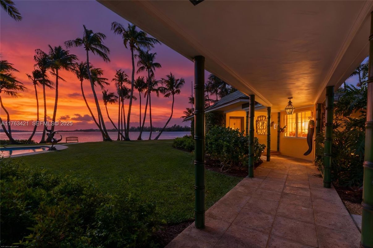 Backyard, Exterior, Water