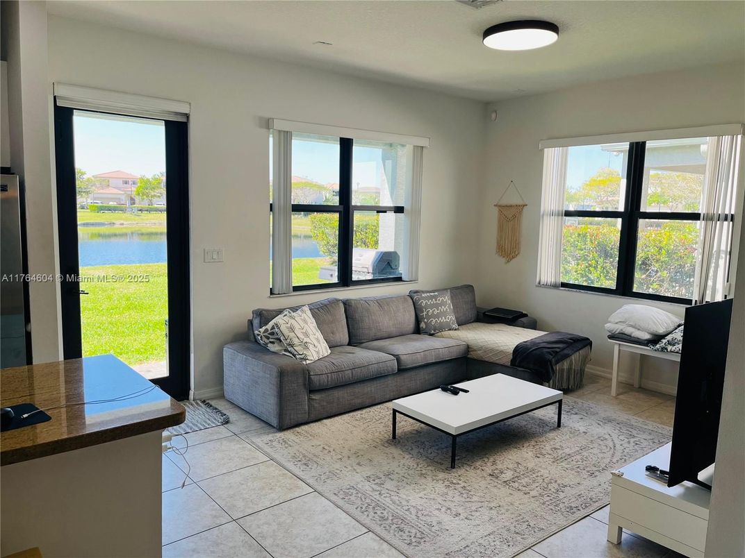 Interior, Living room, Water