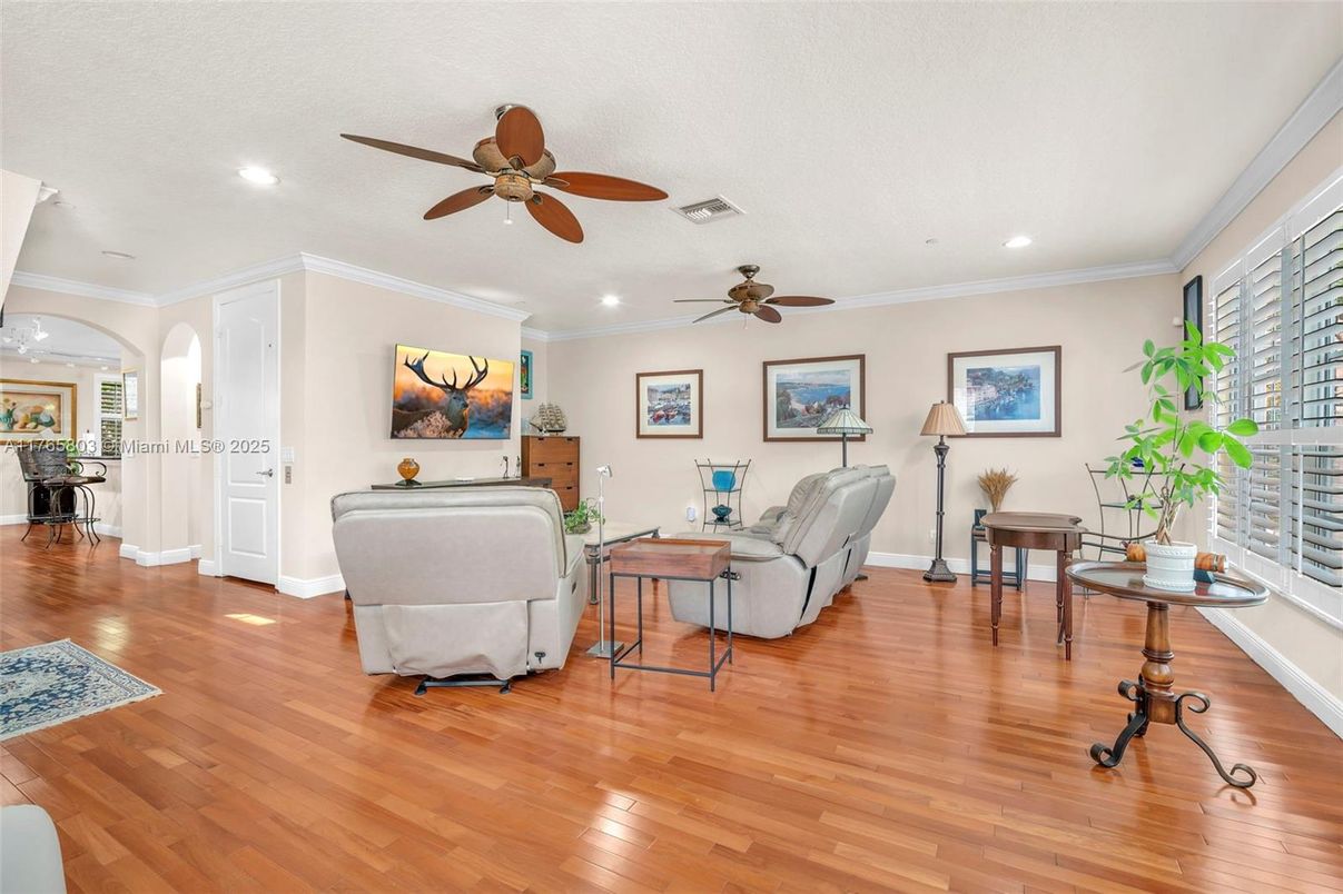 Interior, Living room, Recessed Lighting, Wood Texture Flooring