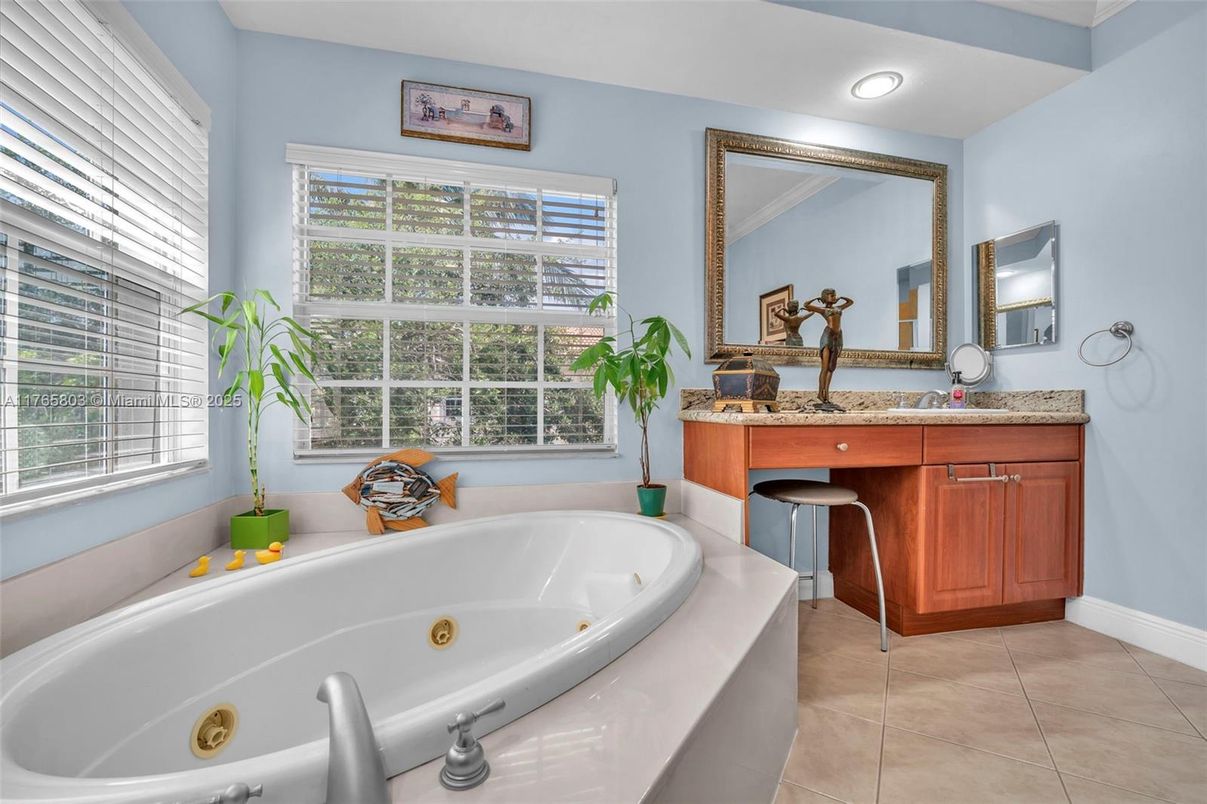 Bathroom, Interior, Recessed Lighting