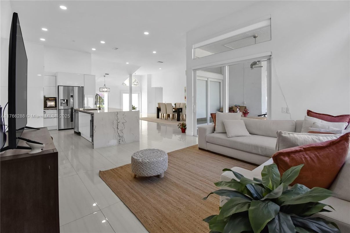 Interior, Kitchen, Living room, Recessed Lighting, Stainless Steel Appliances