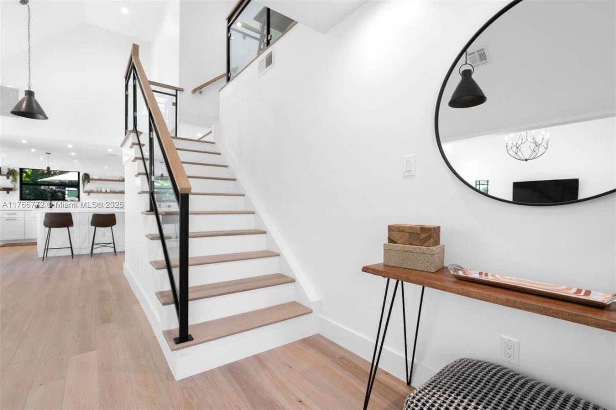 Interior, Pendant Lights, Recessed Lighting, Wood Texture Flooring
