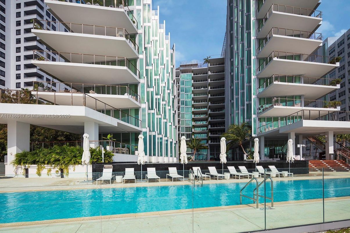 Exterior, Pool