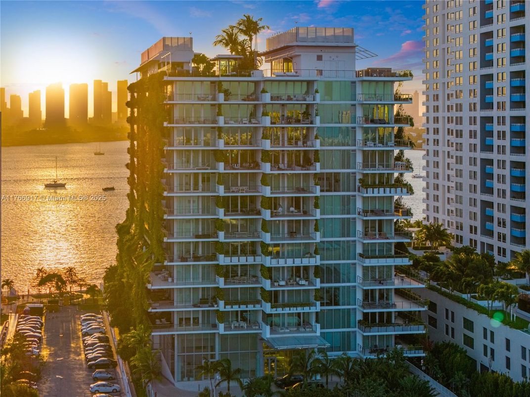 Exterior, Facade, Condo Building