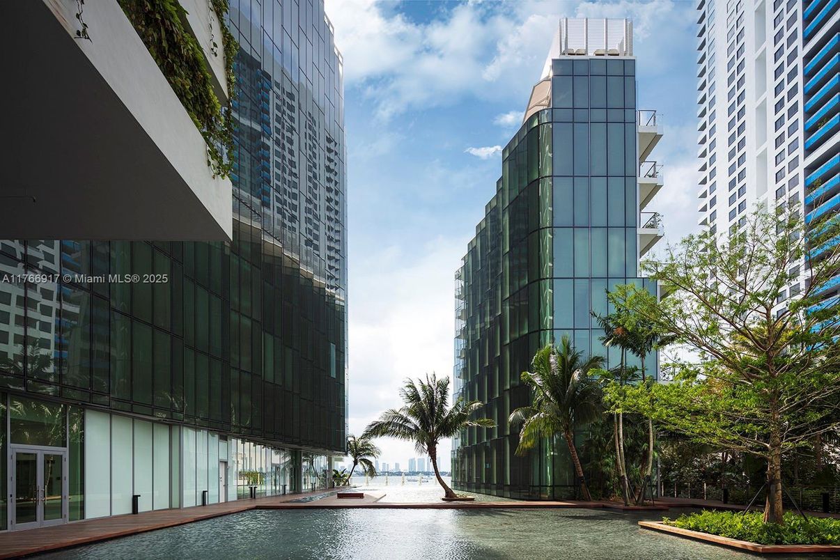 Exterior, Facade, Highrise