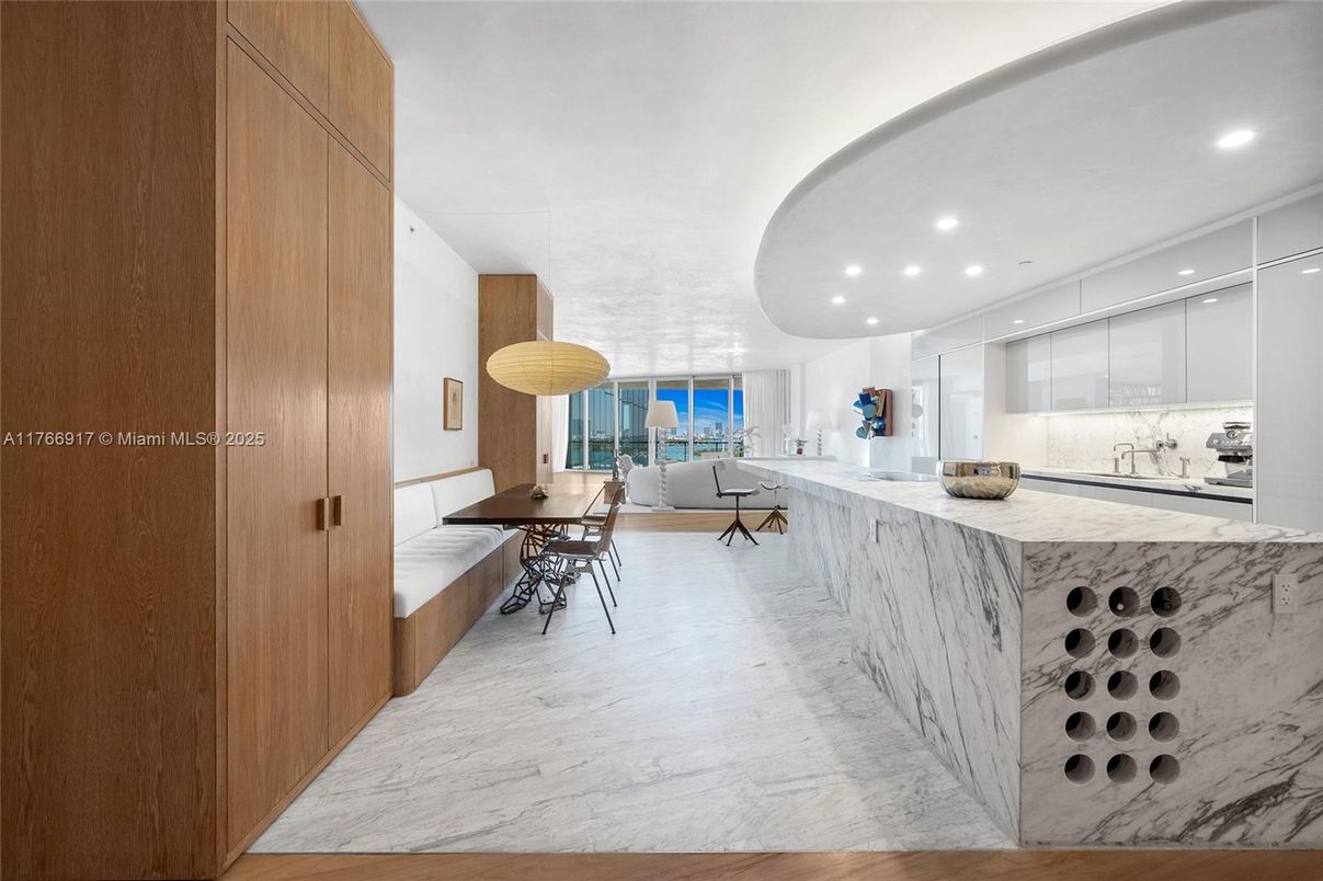 Dining room, Interior, Kitchen, Marble, Pendant Lights, Recessed Lighting