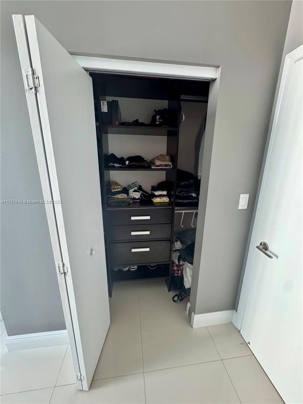 Interior, Walk-in Closets